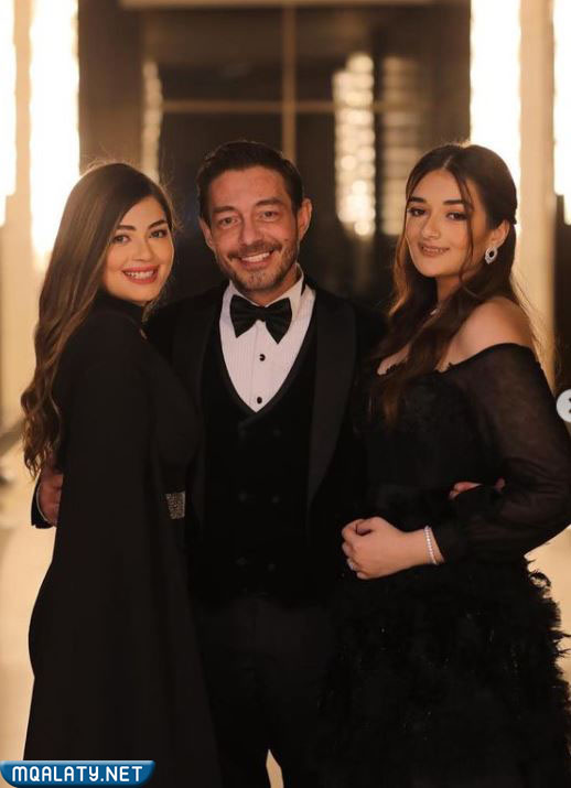 صور أحمد زاهر مع بناته