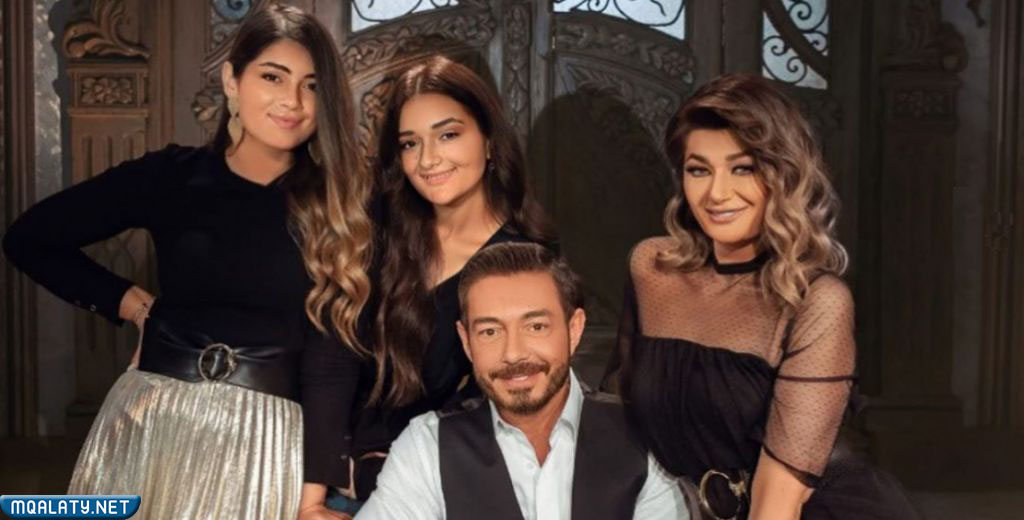 صور زوجة أحمد زاهر وبناته