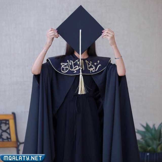 تصاميم عبايات تخرج 2023 