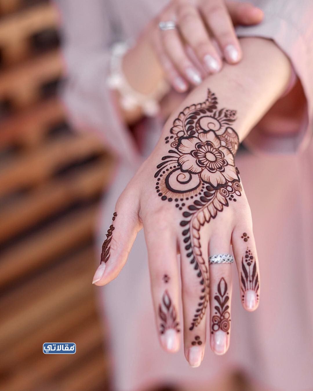 نقش حناء ناعم للعروسة
