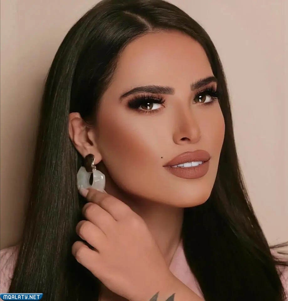 سارة الزكريا السيرة الذاتية