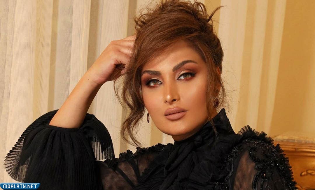 قمر خلف السيرة الذاتية