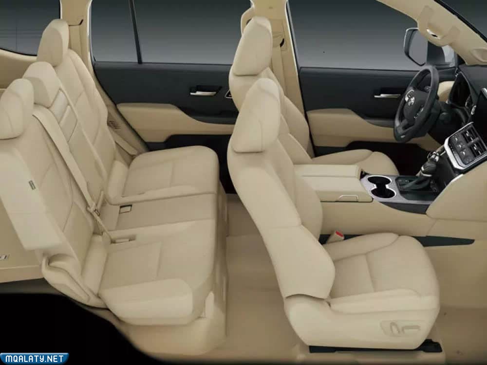 سيارة لاندكروزر 2023 vxr من الداخل